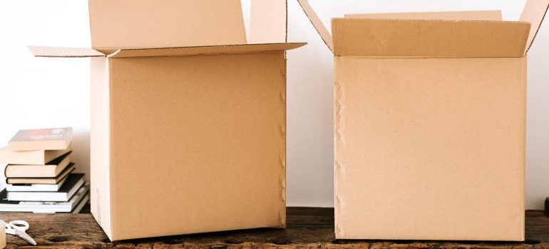 Packing boxes used by long distance movers Manhattan