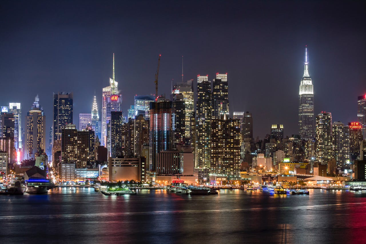 Top Reasons People Left Manhattan in 2023: An Insider’s Perspective